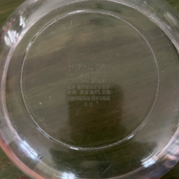 Vintage PYREX 2 Q. Clear Glass 024 Round Casserole Baking Dish W/Lid - Picture 4 of 4